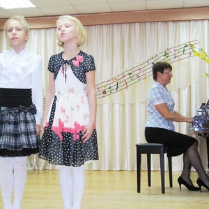 Железова Л., Широкова К. Школьный романс