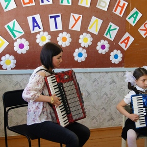 Новикова Вероника 2 класс и преп. Сосновская Н.В.