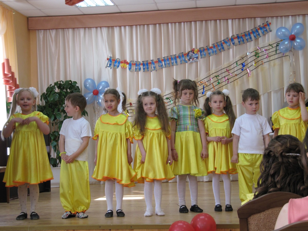 выпускники